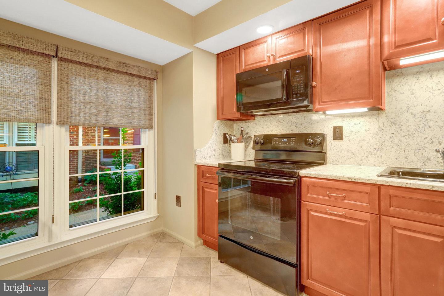 2540 S WALTER REED DR #4, ARLINGTON, Virginia 22206, 3 Bedrooms Bedrooms, ,2 BathroomsBathrooms,Residential,For sale,2540 S WALTER REED DR #4,VAAR2061202 MLS # VAAR2061202