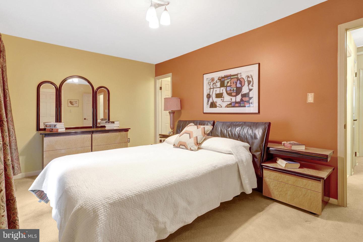 2540 S WALTER REED DR #4, ARLINGTON, Virginia 22206, 3 Bedrooms Bedrooms, ,2 BathroomsBathrooms,Residential,For sale,2540 S WALTER REED DR #4,VAAR2061202 MLS # VAAR2061202