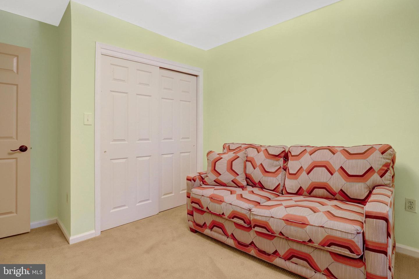 2540 S WALTER REED DR #4, ARLINGTON, Virginia 22206, 3 Bedrooms Bedrooms, ,2 BathroomsBathrooms,Residential,For sale,2540 S WALTER REED DR #4,VAAR2061202 MLS # VAAR2061202