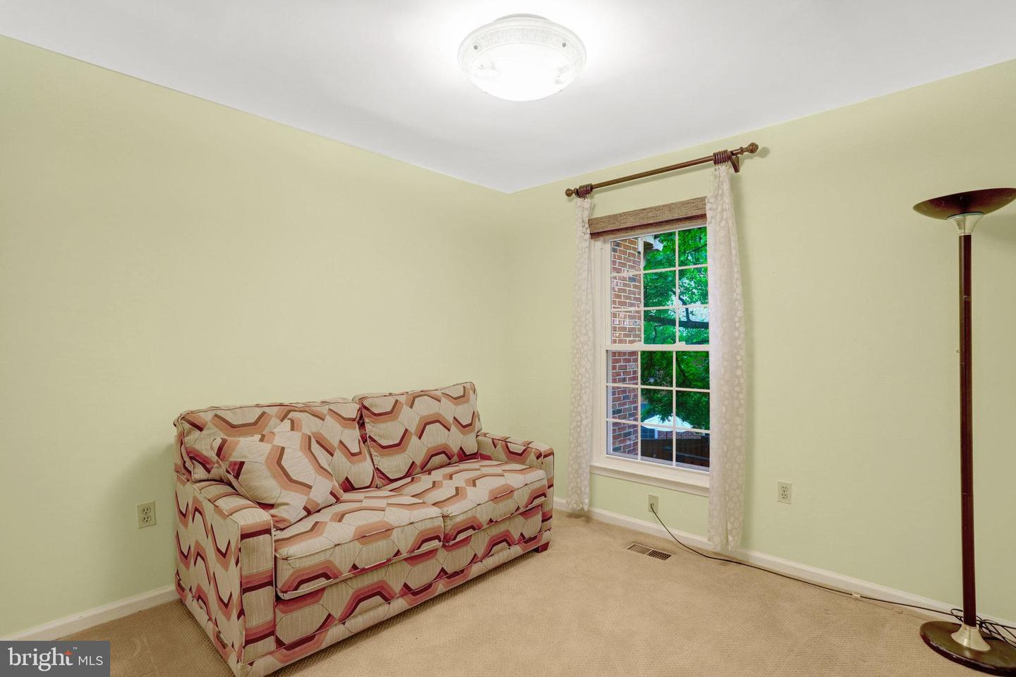 2540 S WALTER REED DR #4, ARLINGTON, Virginia 22206, 3 Bedrooms Bedrooms, ,2 BathroomsBathrooms,Residential,For sale,2540 S WALTER REED DR #4,VAAR2061202 MLS # VAAR2061202