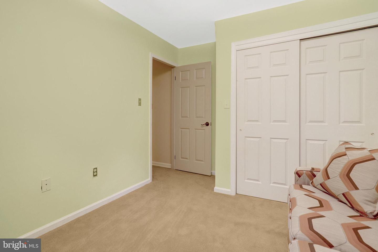 2540 S WALTER REED DR #4, ARLINGTON, Virginia 22206, 3 Bedrooms Bedrooms, ,2 BathroomsBathrooms,Residential,For sale,2540 S WALTER REED DR #4,VAAR2061202 MLS # VAAR2061202