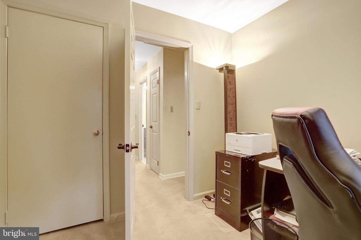 2540 S WALTER REED DR #4, ARLINGTON, Virginia 22206, 3 Bedrooms Bedrooms, ,2 BathroomsBathrooms,Residential,For sale,2540 S WALTER REED DR #4,VAAR2061202 MLS # VAAR2061202