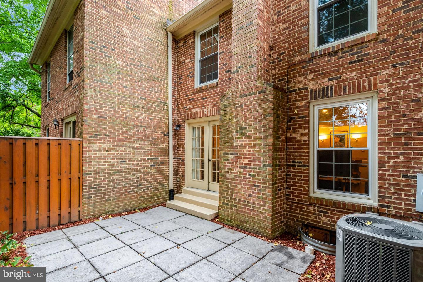 2540 S WALTER REED DR #4, ARLINGTON, Virginia 22206, 3 Bedrooms Bedrooms, ,2 BathroomsBathrooms,Residential,For sale,2540 S WALTER REED DR #4,VAAR2061202 MLS # VAAR2061202