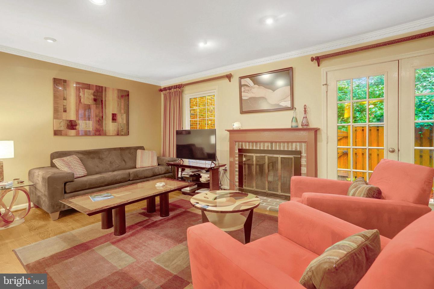 2540 S WALTER REED DR #4, ARLINGTON, Virginia 22206, 3 Bedrooms Bedrooms, ,2 BathroomsBathrooms,Residential,For sale,2540 S WALTER REED DR #4,VAAR2061202 MLS # VAAR2061202
