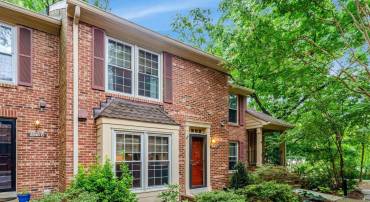 2540 S WALTER REED DR #4, ARLINGTON, Virginia 22206, 3 Bedrooms Bedrooms, ,2 BathroomsBathrooms,Residential,For sale,2540 S WALTER REED DR #4,VAAR2061202 MLS # VAAR2061202