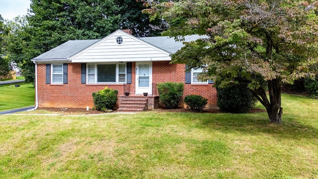 906 BELMORE AVE, STAUNTON, Virginia 24401, 3 Bedrooms Bedrooms, ,1 BathroomBathrooms,Residential,906 BELMORE AVE,668255 MLS # 668255