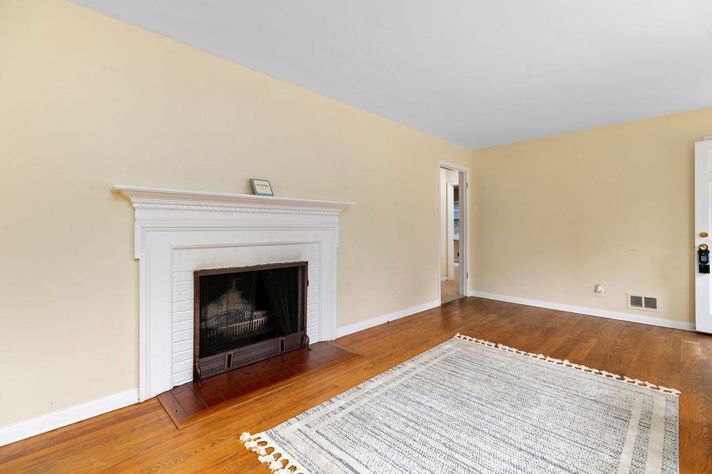 906 BELMORE AVE, STAUNTON, Virginia 24401, 3 Bedrooms Bedrooms, ,1 BathroomBathrooms,Residential,906 BELMORE AVE,668255 MLS # 668255