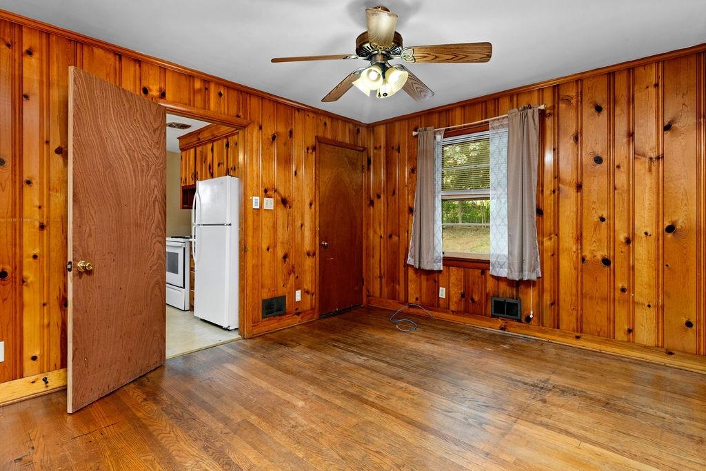 906 BELMORE AVE, STAUNTON, Virginia 24401, 3 Bedrooms Bedrooms, ,1 BathroomBathrooms,Residential,906 BELMORE AVE,668255 MLS # 668255