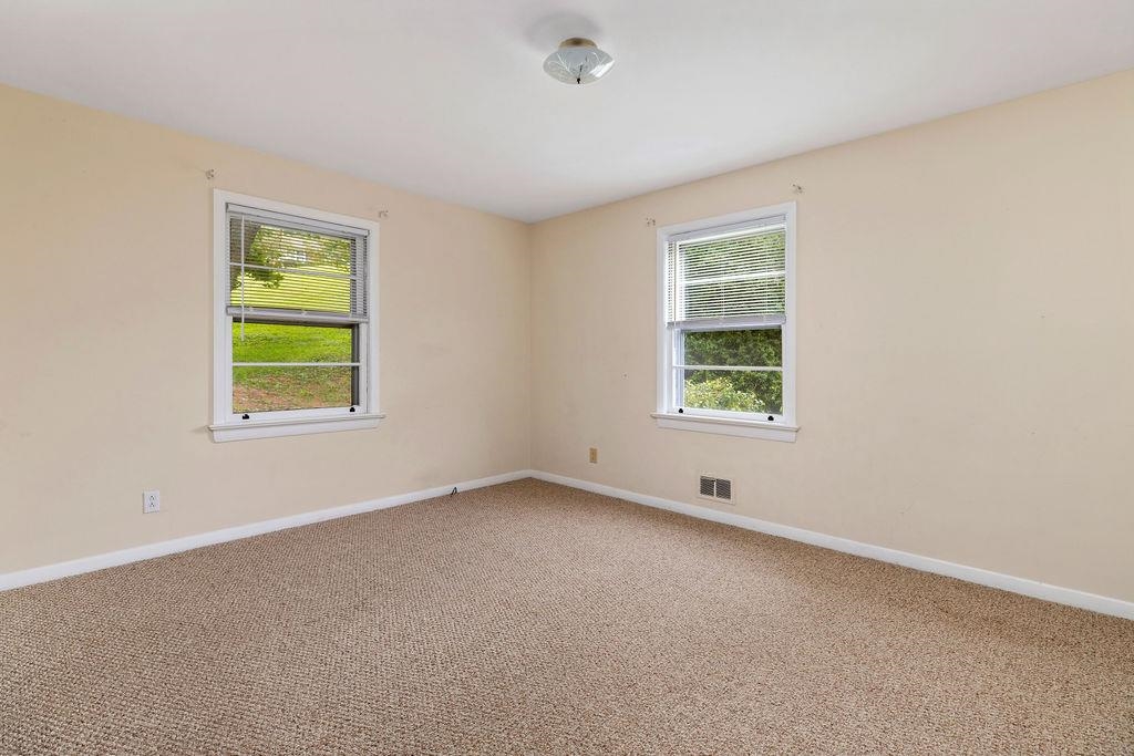 906 BELMORE AVE, STAUNTON, Virginia 24401, 3 Bedrooms Bedrooms, ,1 BathroomBathrooms,Residential,906 BELMORE AVE,668255 MLS # 668255