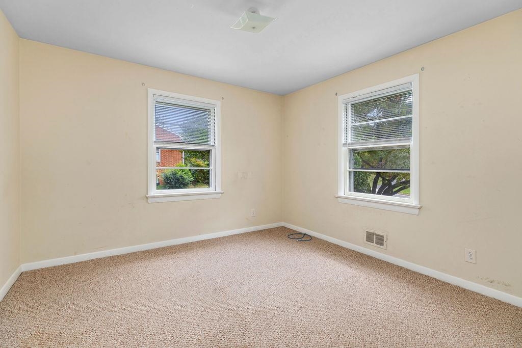 906 BELMORE AVE, STAUNTON, Virginia 24401, 3 Bedrooms Bedrooms, ,1 BathroomBathrooms,Residential,906 BELMORE AVE,668255 MLS # 668255