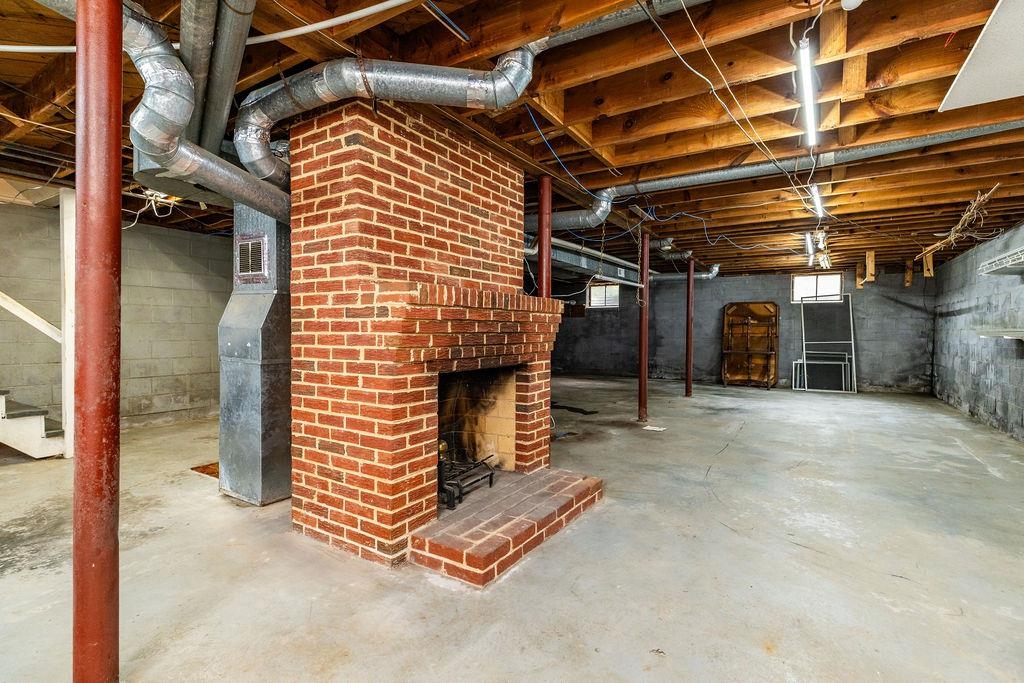 906 BELMORE AVE, STAUNTON, Virginia 24401, 3 Bedrooms Bedrooms, ,1 BathroomBathrooms,Residential,906 BELMORE AVE,668255 MLS # 668255