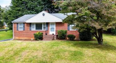 906 BELMORE AVE, STAUNTON, Virginia 24401, 3 Bedrooms Bedrooms, ,1 BathroomBathrooms,Residential,906 BELMORE AVE,668255 MLS # 668255