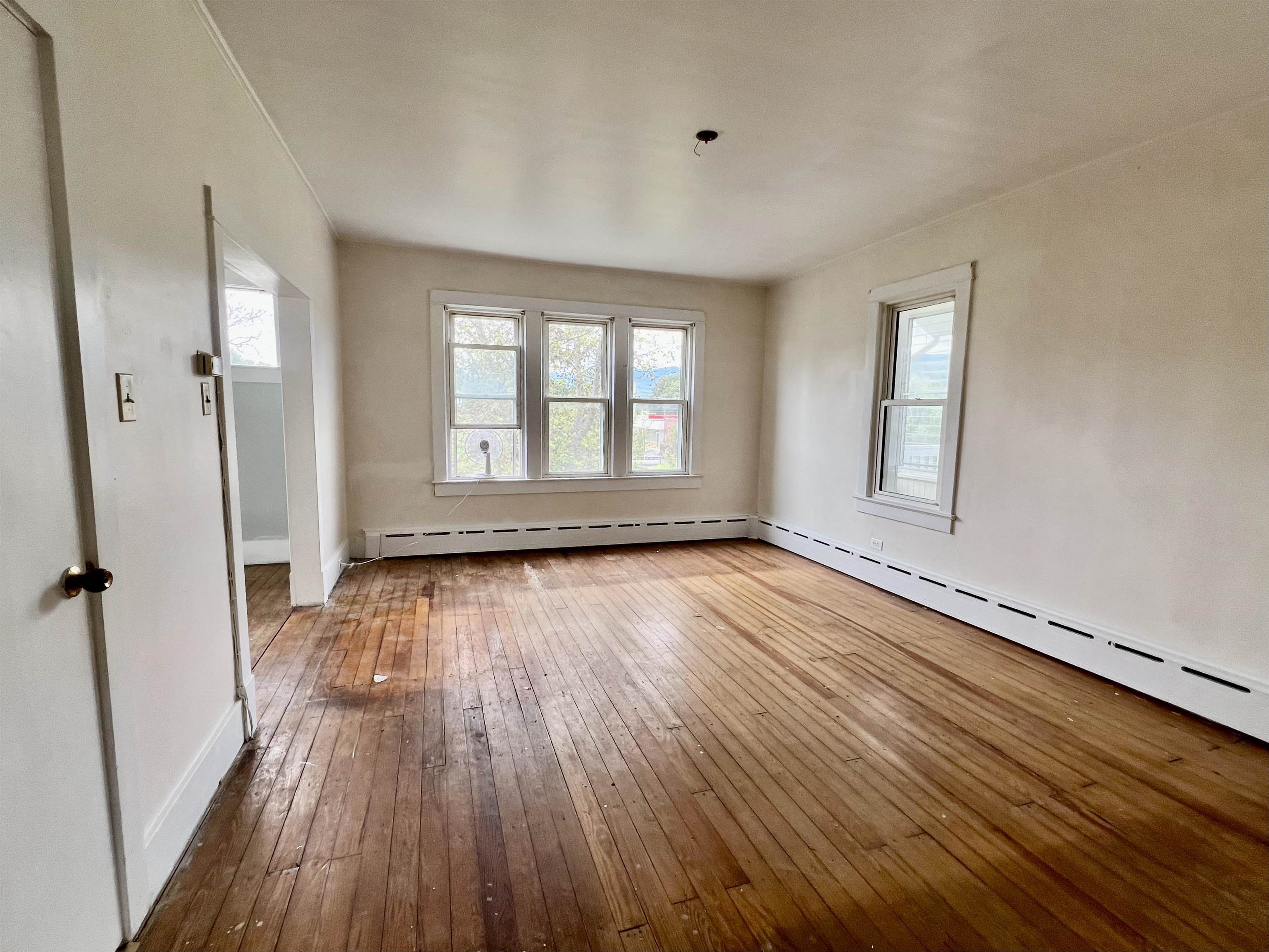 411 SHENANDOAH AVE, SHENANDOAH, Virginia 22849, 3 Bedrooms Bedrooms, ,1 BathroomBathrooms,Residential,411 SHENANDOAH AVE,668256 MLS # 668256