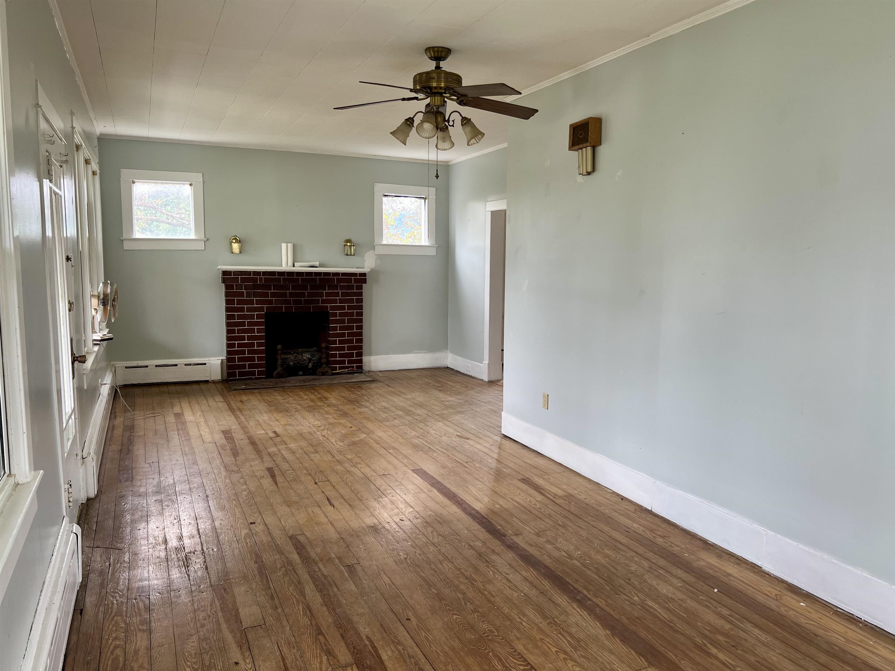 411 SHENANDOAH AVE, SHENANDOAH, Virginia 22849, 3 Bedrooms Bedrooms, ,1 BathroomBathrooms,Residential,411 SHENANDOAH AVE,668256 MLS # 668256
