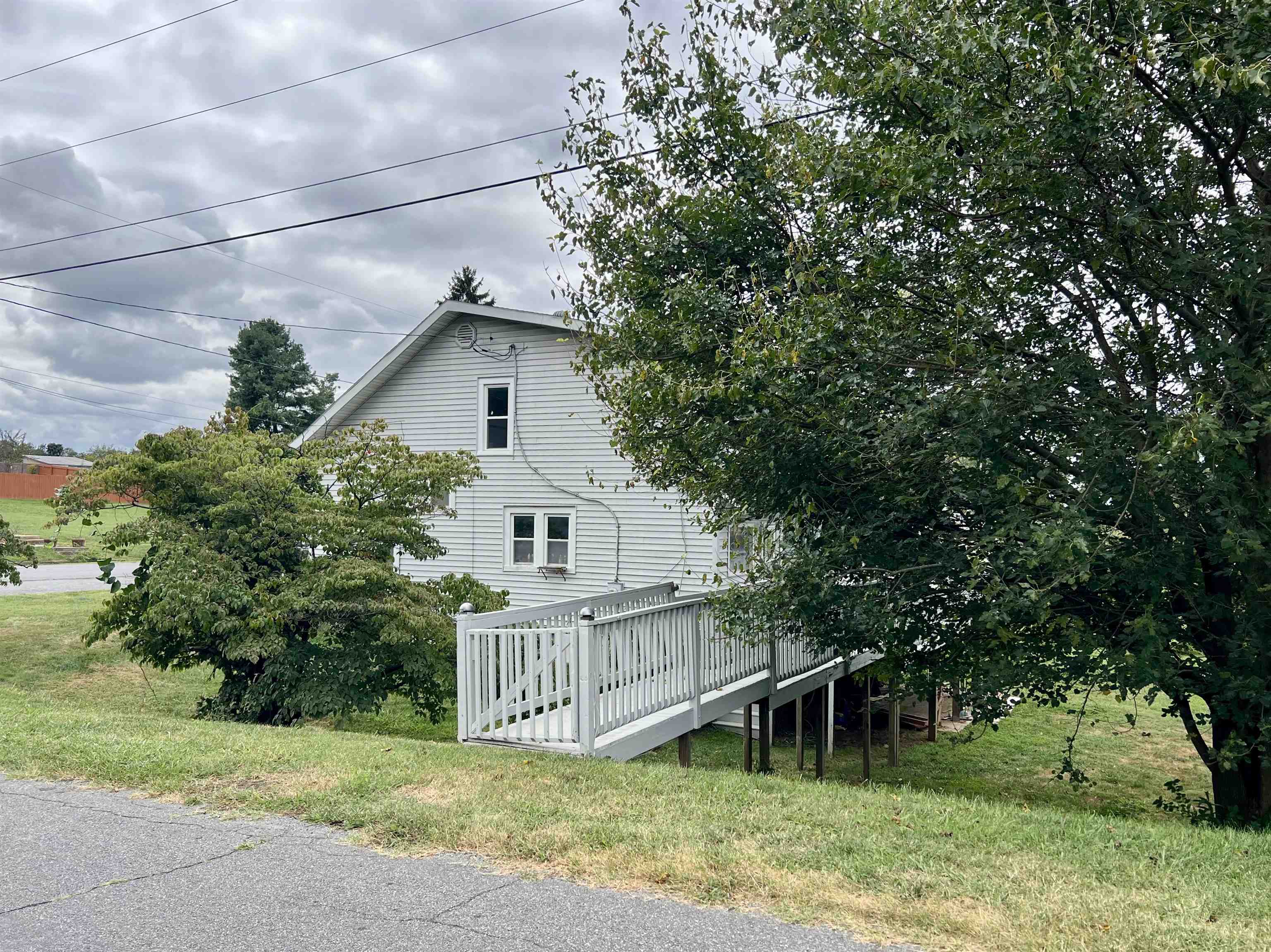 411 SHENANDOAH AVE, SHENANDOAH, Virginia 22849, 3 Bedrooms Bedrooms, ,1 BathroomBathrooms,Residential,411 SHENANDOAH AVE,668256 MLS # 668256