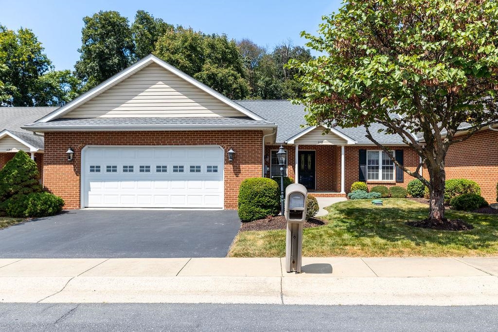 118 RED OAK DR, STAUNTON, Virginia 24401, 3 Bedrooms Bedrooms, ,2 BathroomsBathrooms,Residential,118 RED OAK DR,668257 MLS # 668257