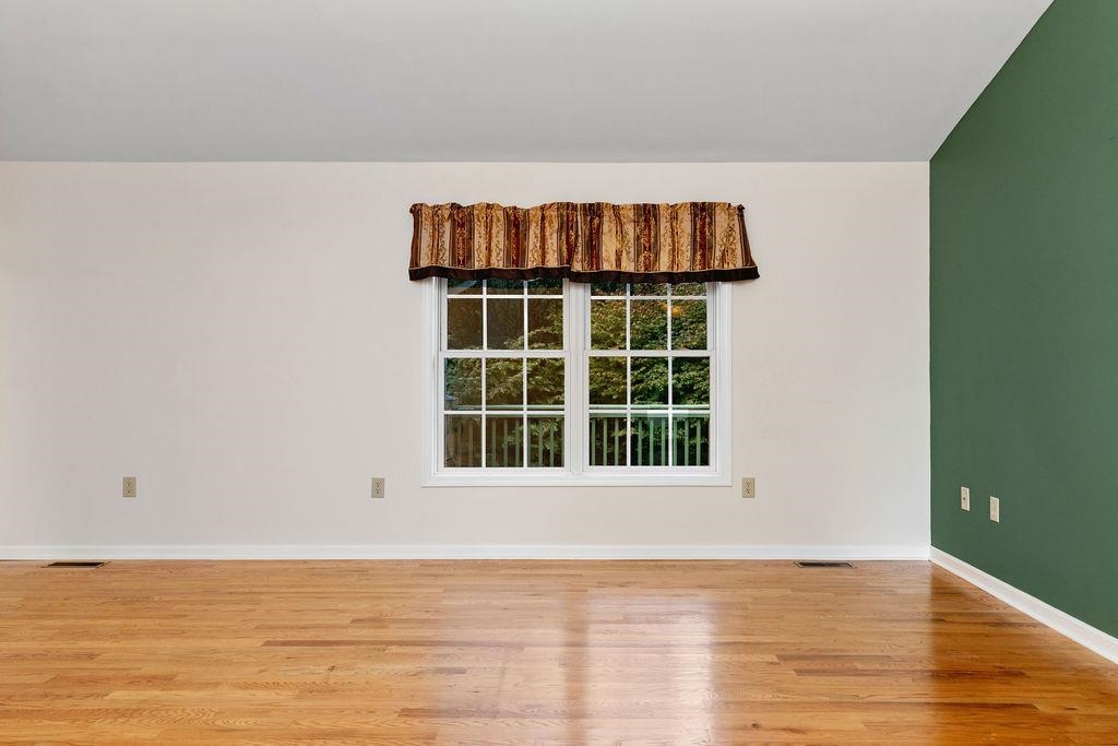 118 RED OAK DR, STAUNTON, Virginia 24401, 3 Bedrooms Bedrooms, ,2 BathroomsBathrooms,Residential,118 RED OAK DR,668257 MLS # 668257