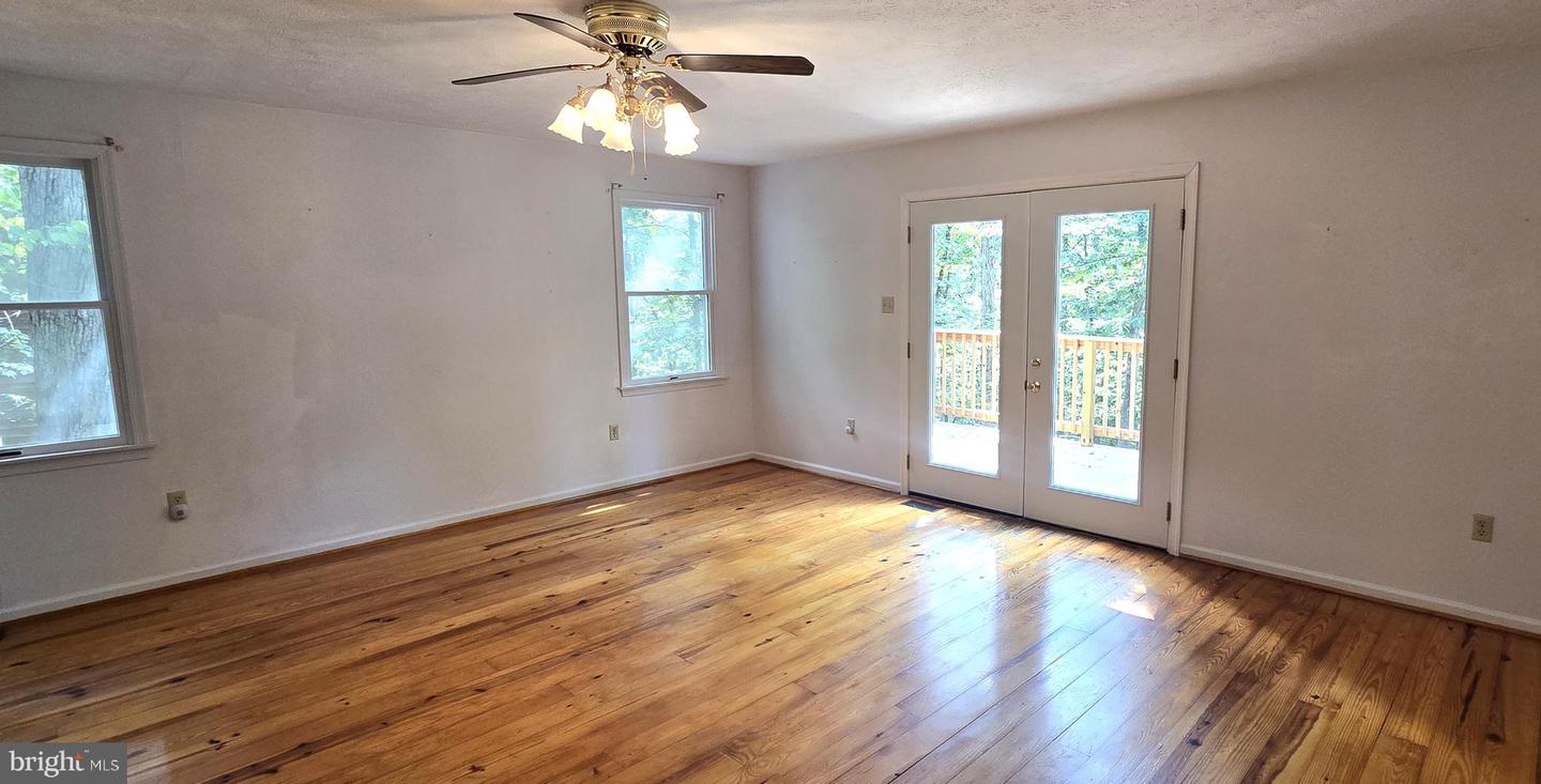 100 GREENBRIAR CIR, CROSS JUNCTION, Virginia 22625, 3 Bedrooms Bedrooms, ,2 BathroomsBathrooms,Residential,For sale,100 GREENBRIAR CIR,VAFV2036362 MLS # VAFV2036362