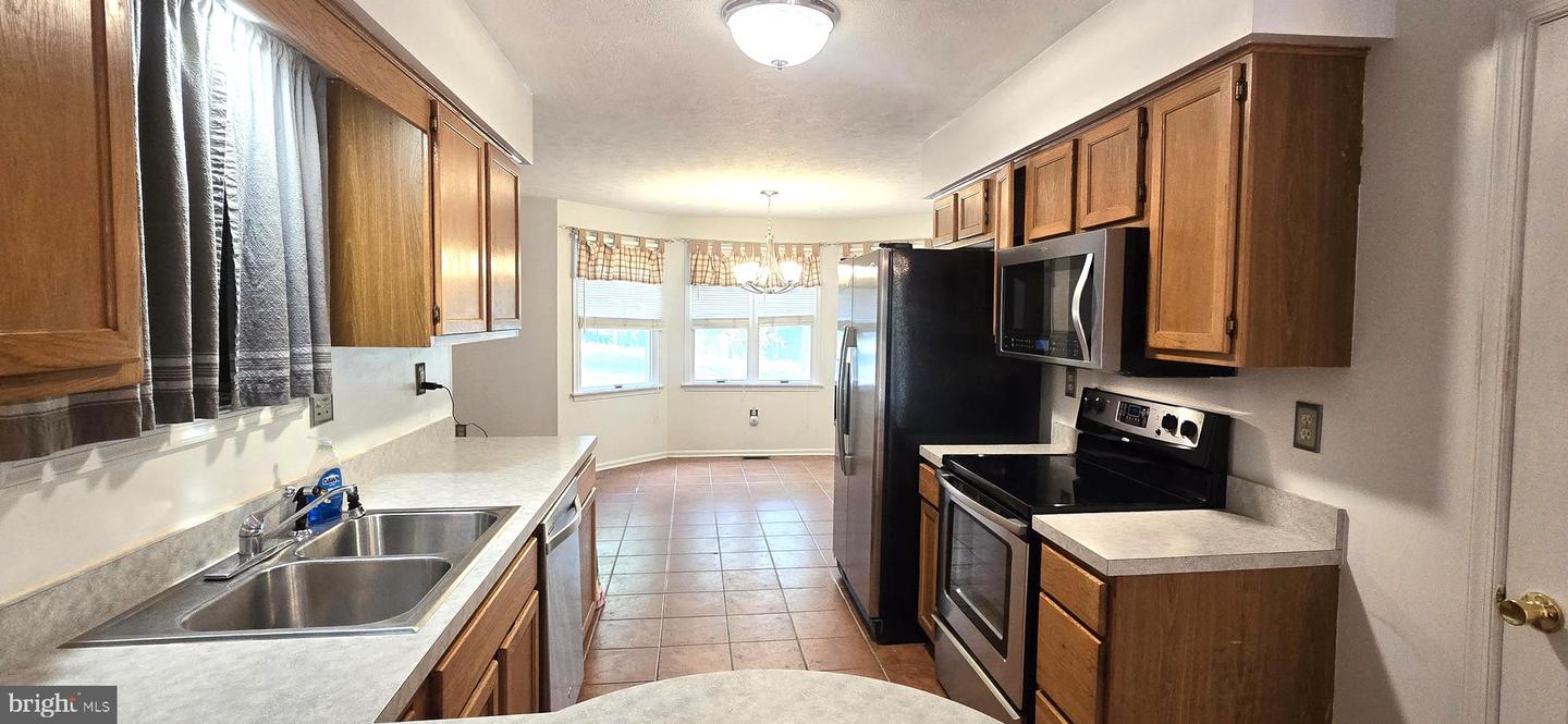 100 GREENBRIAR CIR, CROSS JUNCTION, Virginia 22625, 3 Bedrooms Bedrooms, ,2 BathroomsBathrooms,Residential,For sale,100 GREENBRIAR CIR,VAFV2036362 MLS # VAFV2036362