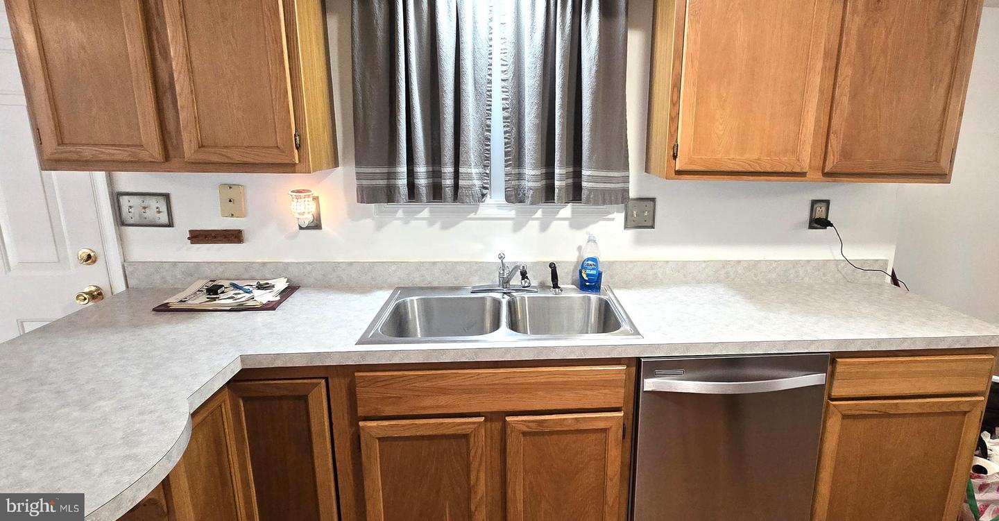 100 GREENBRIAR CIR, CROSS JUNCTION, Virginia 22625, 3 Bedrooms Bedrooms, ,2 BathroomsBathrooms,Residential,For sale,100 GREENBRIAR CIR,VAFV2036362 MLS # VAFV2036362