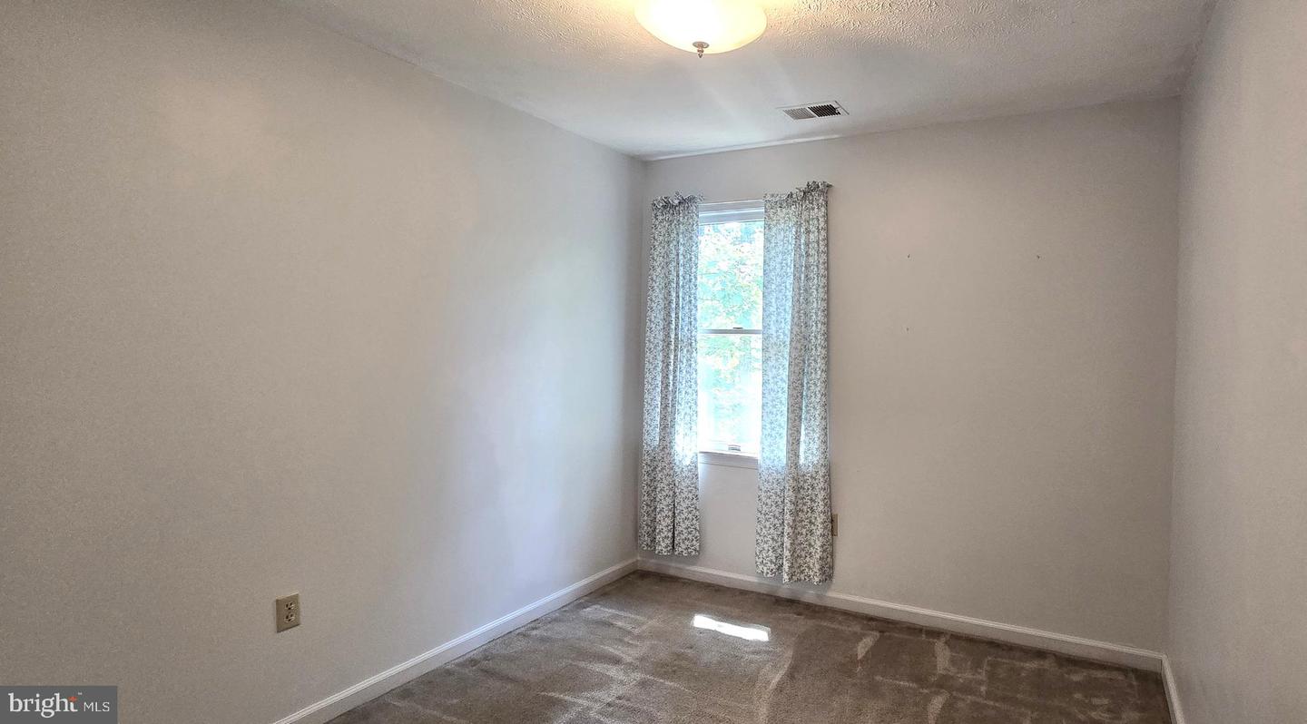 100 GREENBRIAR CIR, CROSS JUNCTION, Virginia 22625, 3 Bedrooms Bedrooms, ,2 BathroomsBathrooms,Residential,For sale,100 GREENBRIAR CIR,VAFV2036362 MLS # VAFV2036362