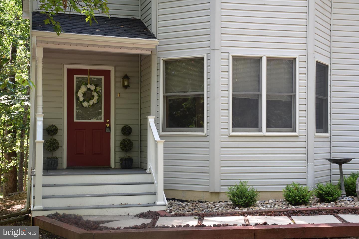 100 GREENBRIAR CIR, CROSS JUNCTION, Virginia 22625, 3 Bedrooms Bedrooms, ,2 BathroomsBathrooms,Residential,For sale,100 GREENBRIAR CIR,VAFV2036362 MLS # VAFV2036362