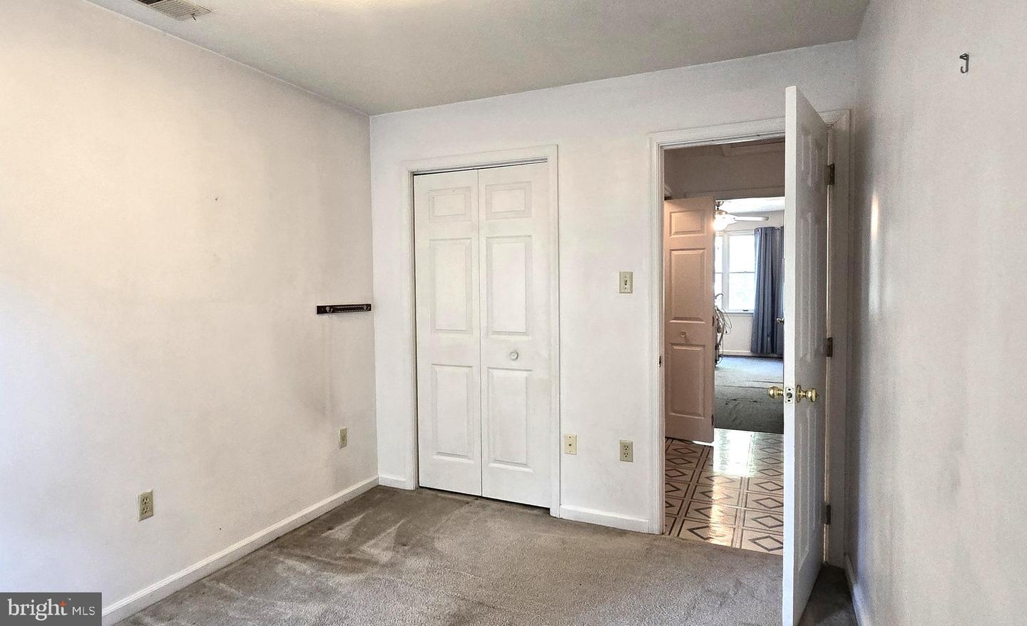 100 GREENBRIAR CIR, CROSS JUNCTION, Virginia 22625, 3 Bedrooms Bedrooms, ,2 BathroomsBathrooms,Residential,For sale,100 GREENBRIAR CIR,VAFV2036362 MLS # VAFV2036362