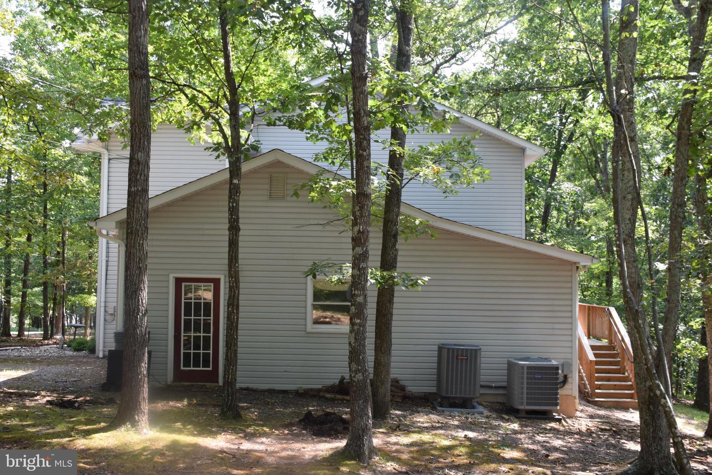 100 GREENBRIAR CIR, CROSS JUNCTION, Virginia 22625, 3 Bedrooms Bedrooms, ,2 BathroomsBathrooms,Residential,For sale,100 GREENBRIAR CIR,VAFV2036362 MLS # VAFV2036362