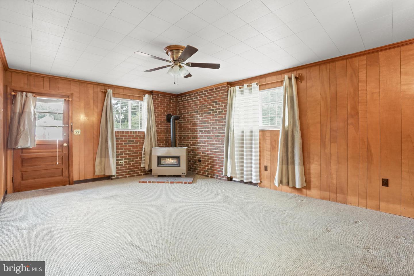 17202 MULBERRY LN, BOWLING GREEN, Virginia 22427, 3 Bedrooms Bedrooms, ,1 BathroomBathrooms,Residential,For sale,17202 MULBERRY LN,VACV2008744 MLS # VACV2008744