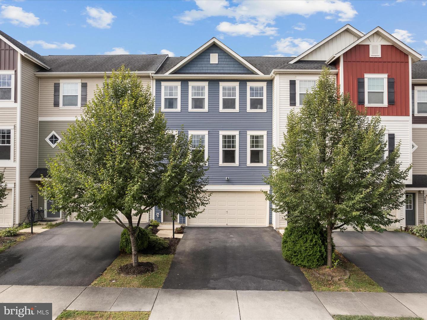 205 CENTENNIAL DR, STEPHENSON, Virginia 22656, 3 Bedrooms Bedrooms, 11 Rooms Rooms,3 BathroomsBathrooms,Residential,For sale,205 CENTENNIAL DR,VAFV2036382 MLS # VAFV2036382