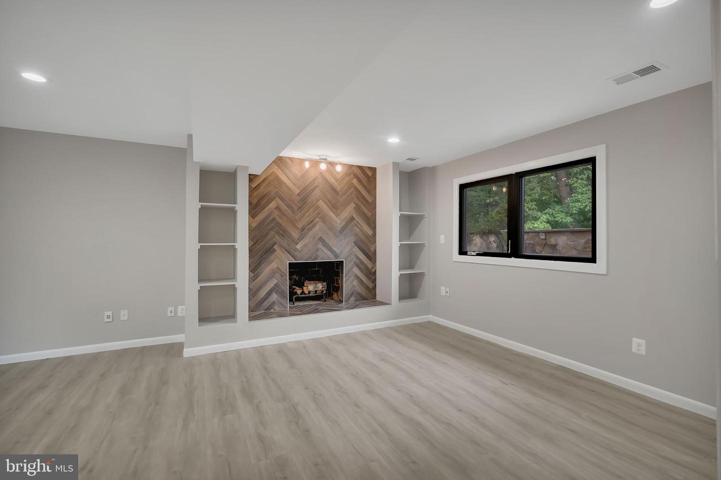 6170 HOWELLS RD, ALEXANDRIA, Virginia 22310, 5 Bedrooms Bedrooms, ,3 BathroomsBathrooms,Residential,For sale,6170 HOWELLS RD,VAFX2263092 MLS # VAFX2263092