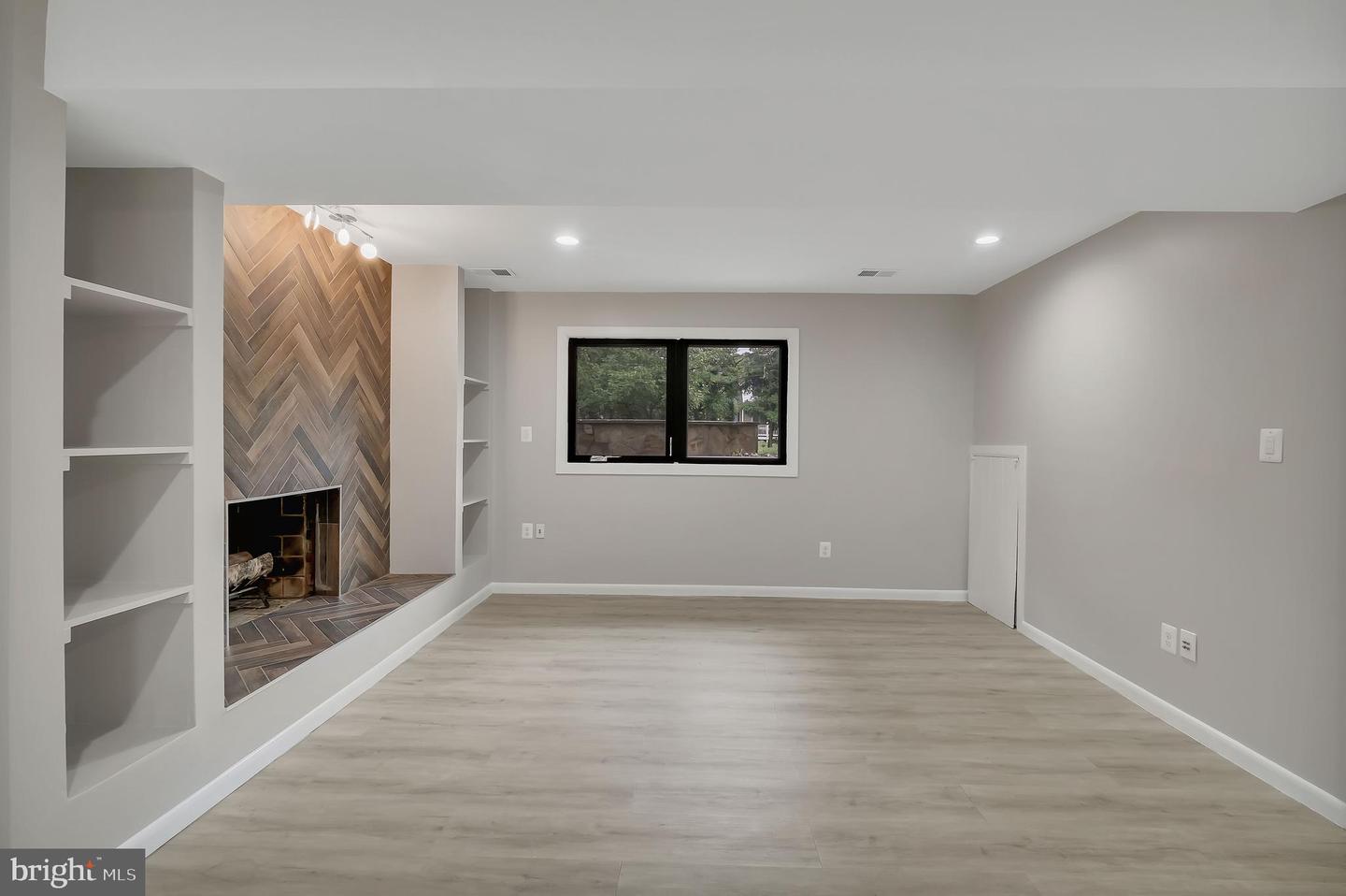 6170 HOWELLS RD, ALEXANDRIA, Virginia 22310, 5 Bedrooms Bedrooms, ,3 BathroomsBathrooms,Residential,For sale,6170 HOWELLS RD,VAFX2263092 MLS # VAFX2263092