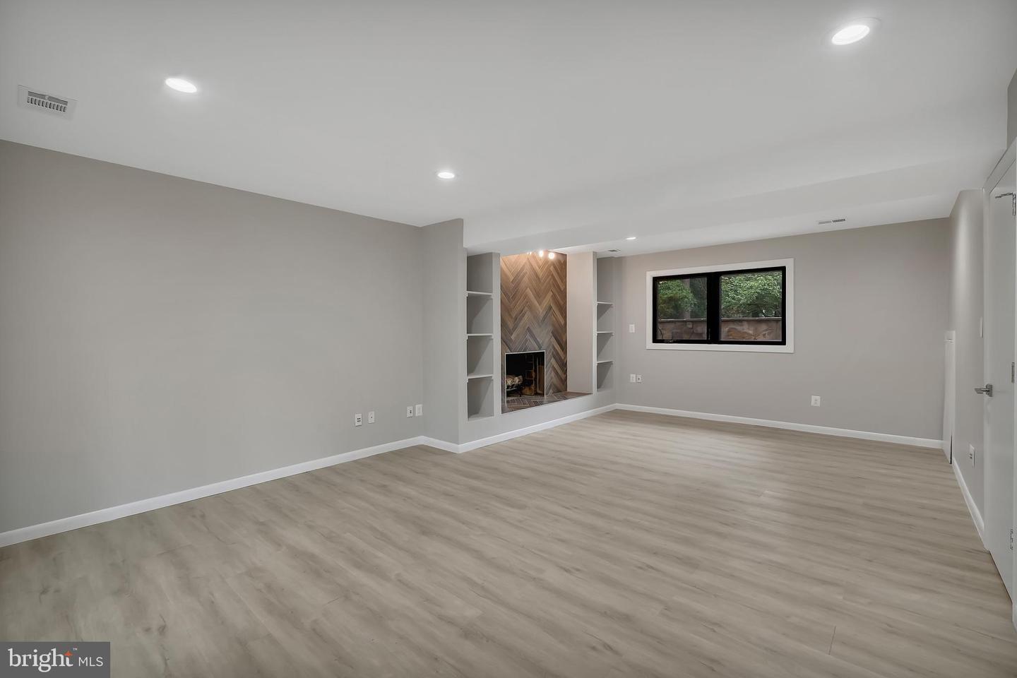 6170 HOWELLS RD, ALEXANDRIA, Virginia 22310, 5 Bedrooms Bedrooms, ,3 BathroomsBathrooms,Residential,For sale,6170 HOWELLS RD,VAFX2263092 MLS # VAFX2263092