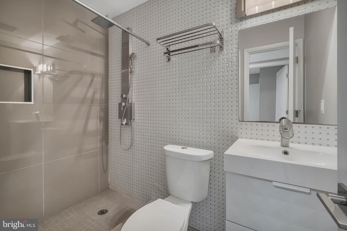 6170 HOWELLS RD, ALEXANDRIA, Virginia 22310, 5 Bedrooms Bedrooms, ,3 BathroomsBathrooms,Residential,For sale,6170 HOWELLS RD,VAFX2263092 MLS # VAFX2263092