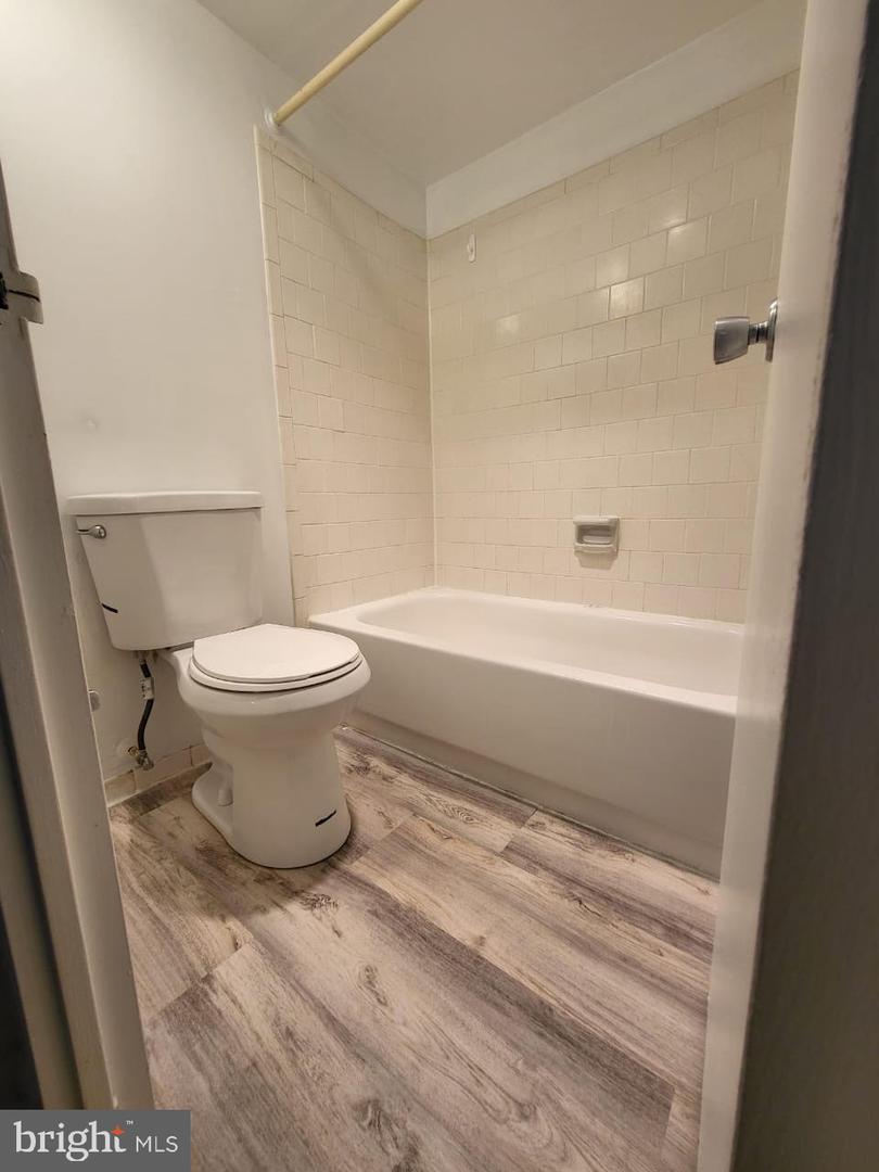 3100 S MANCHESTER ST #909, FALLS CHURCH, Virginia 22044, ,1 BathroomBathrooms,Residential,For sale,3100 S MANCHESTER ST #909,VAFX2263370 MLS # VAFX2263370