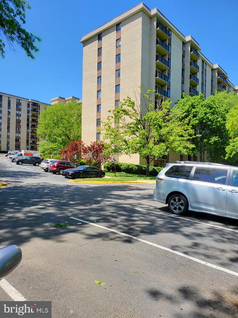 3100 S MANCHESTER ST #909, FALLS CHURCH, Virginia 22044, ,1 BathroomBathrooms,Residential,For sale,3100 S MANCHESTER ST #909,VAFX2263370 MLS # VAFX2263370