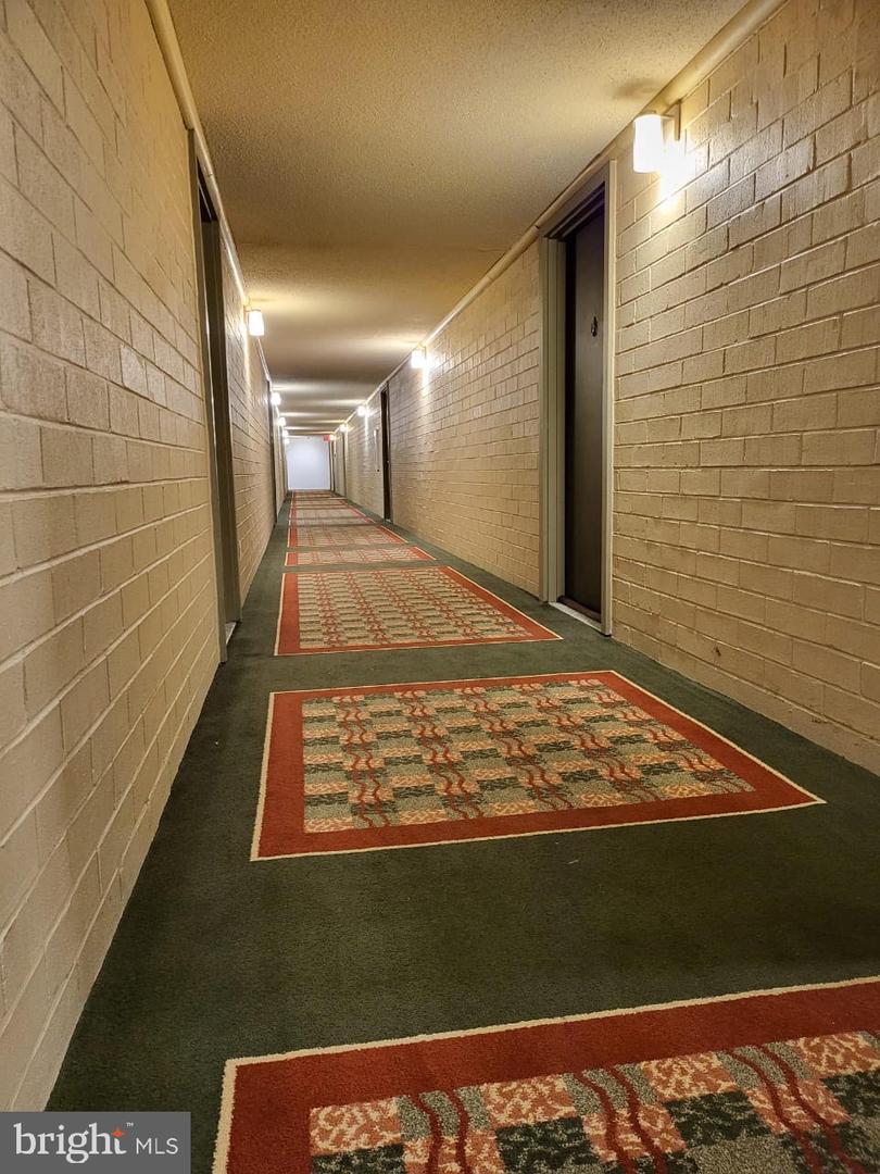 3100 S MANCHESTER ST #909, FALLS CHURCH, Virginia 22044, ,1 BathroomBathrooms,Residential,For sale,3100 S MANCHESTER ST #909,VAFX2263370 MLS # VAFX2263370