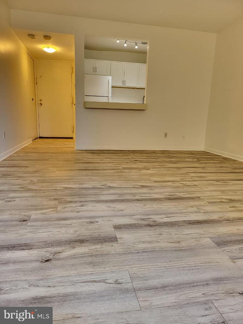 3100 S MANCHESTER ST #909, FALLS CHURCH, Virginia 22044, ,1 BathroomBathrooms,Residential,For sale,3100 S MANCHESTER ST #909,VAFX2263370 MLS # VAFX2263370