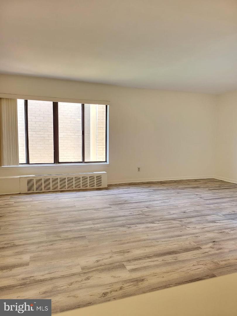 3100 S MANCHESTER ST #909, FALLS CHURCH, Virginia 22044, ,1 BathroomBathrooms,Residential,For sale,3100 S MANCHESTER ST #909,VAFX2263370 MLS # VAFX2263370