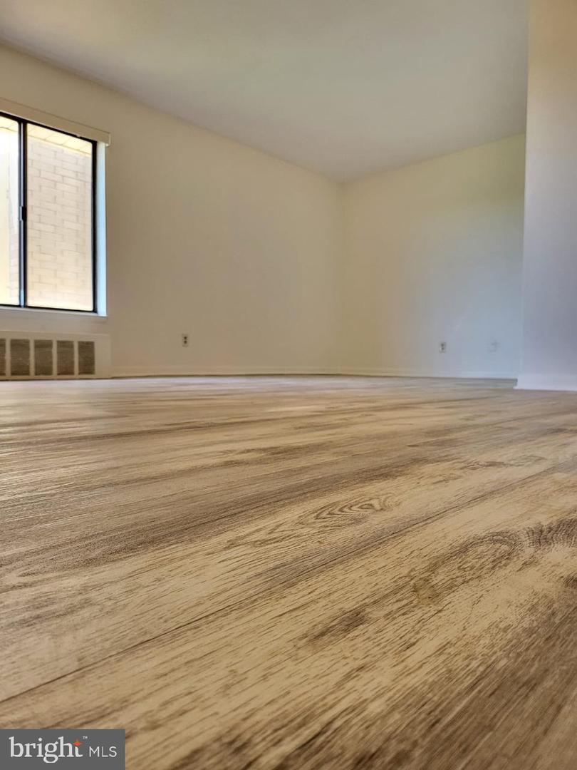 3100 S MANCHESTER ST #909, FALLS CHURCH, Virginia 22044, ,1 BathroomBathrooms,Residential,For sale,3100 S MANCHESTER ST #909,VAFX2263370 MLS # VAFX2263370