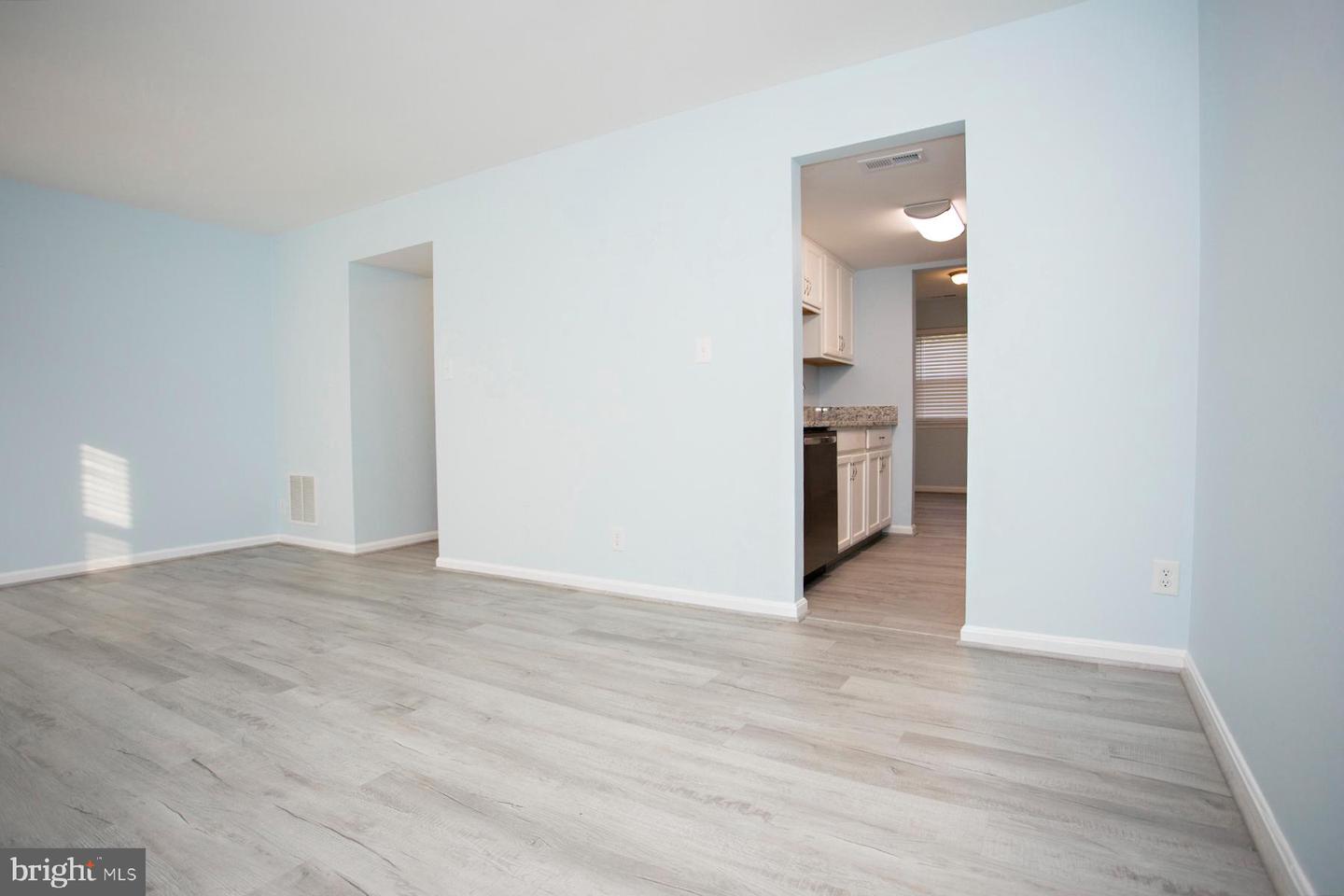 124 OAK DR, STAFFORD, Virginia 22554, 3 Bedrooms Bedrooms, 8 Rooms Rooms,1 BathroomBathrooms,Residential,For sale,124 OAK DR,VAST2042166 MLS # VAST2042166