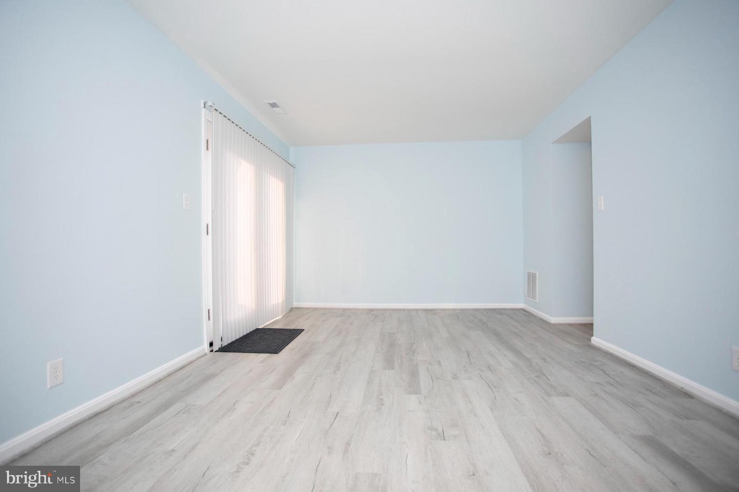 124 OAK DR, STAFFORD, Virginia 22554, 3 Bedrooms Bedrooms, 8 Rooms Rooms,1 BathroomBathrooms,Residential,For sale,124 OAK DR,VAST2042166 MLS # VAST2042166