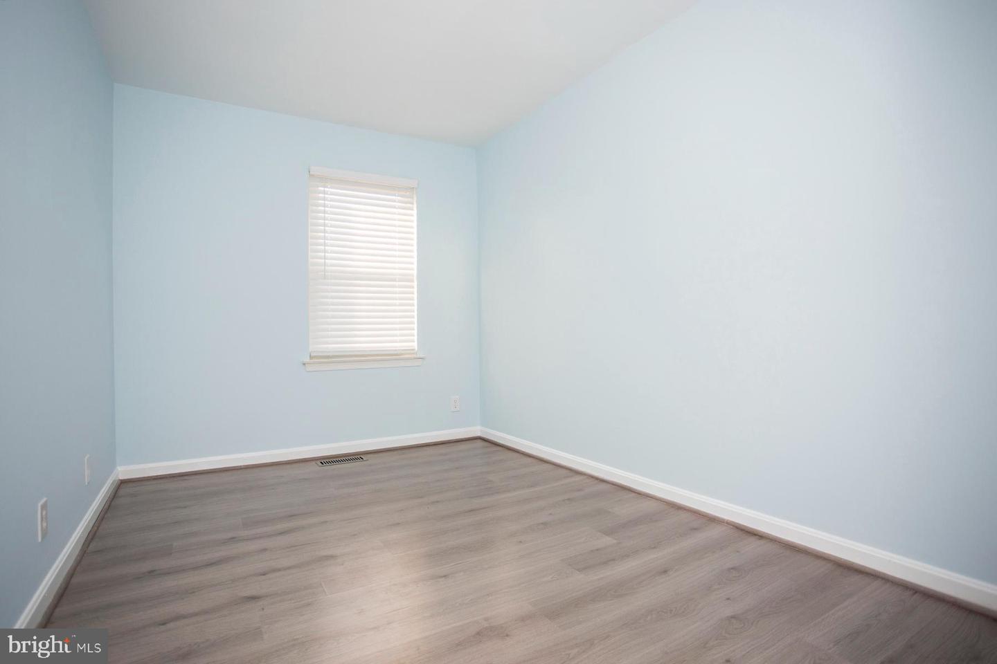 124 OAK DR, STAFFORD, Virginia 22554, 3 Bedrooms Bedrooms, 8 Rooms Rooms,1 BathroomBathrooms,Residential,For sale,124 OAK DR,VAST2042166 MLS # VAST2042166