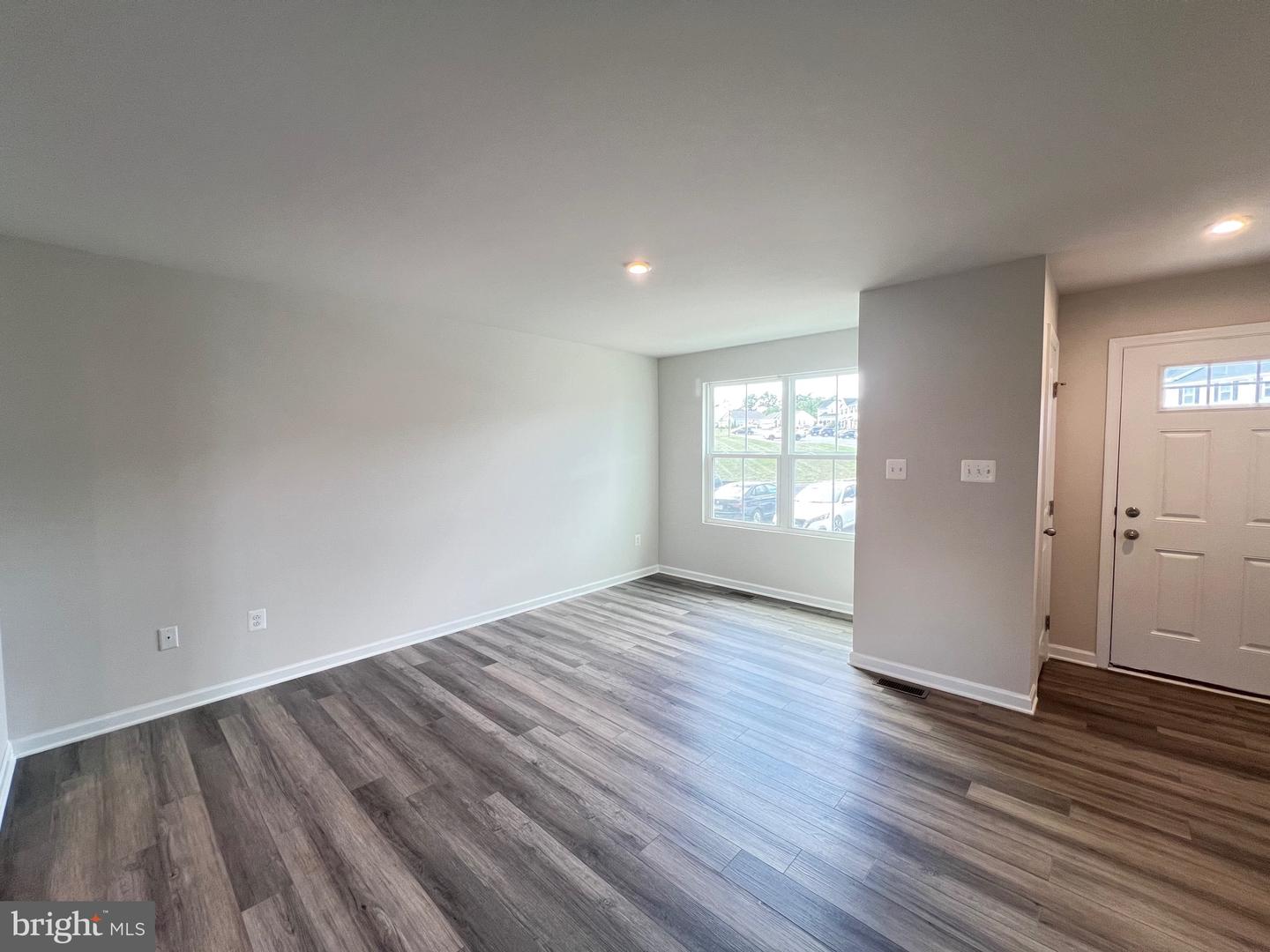 105 WILLIAMS ST, STRASBURG, Virginia 22657, 3 Bedrooms Bedrooms, ,2 BathroomsBathrooms,Residential,For sale,105 WILLIAMS ST,VASH2012332 MLS # VASH2012332