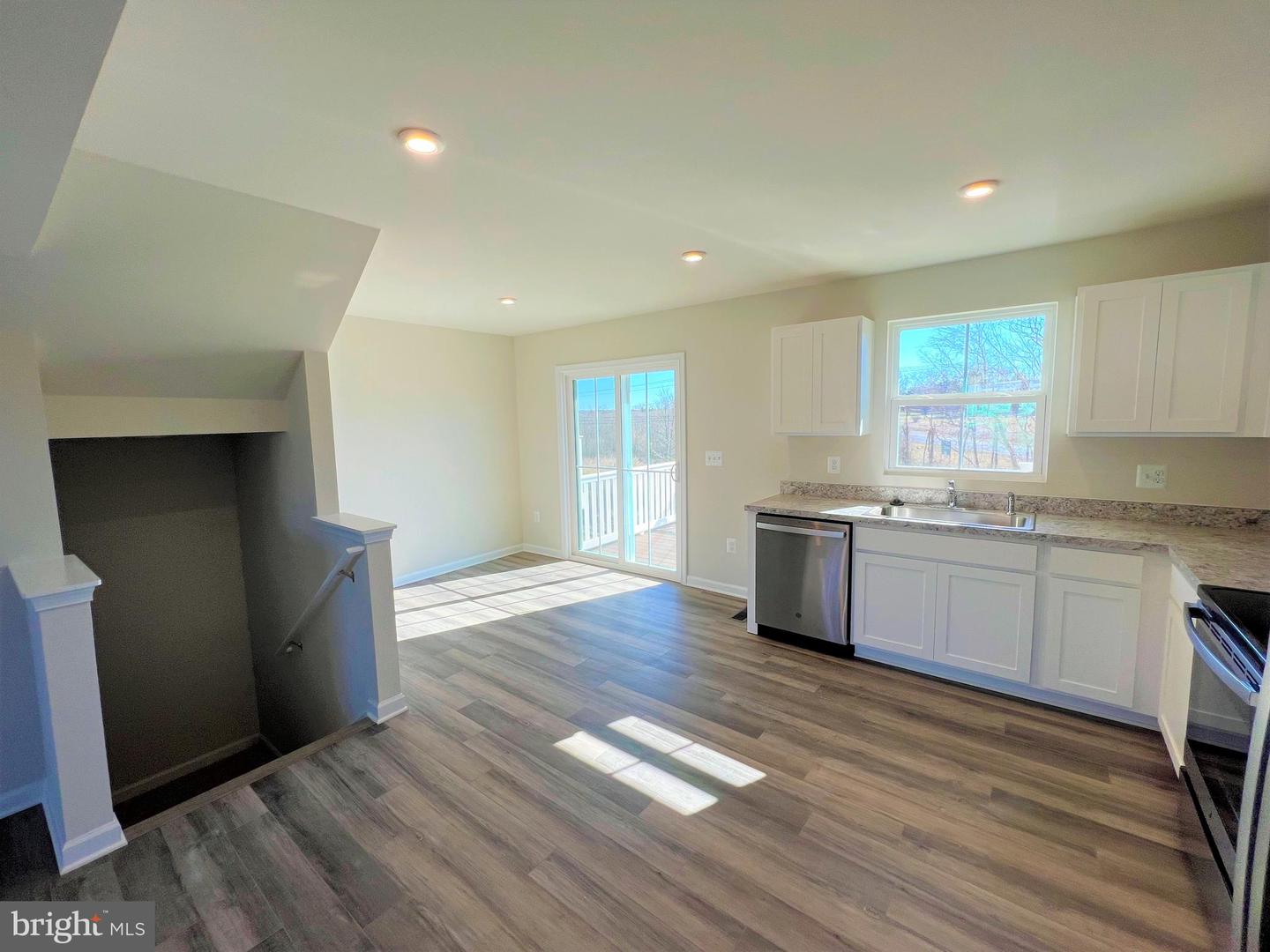 105 WILLIAMS ST, STRASBURG, Virginia 22657, 3 Bedrooms Bedrooms, ,2 BathroomsBathrooms,Residential,For sale,105 WILLIAMS ST,VASH2012332 MLS # VASH2012332