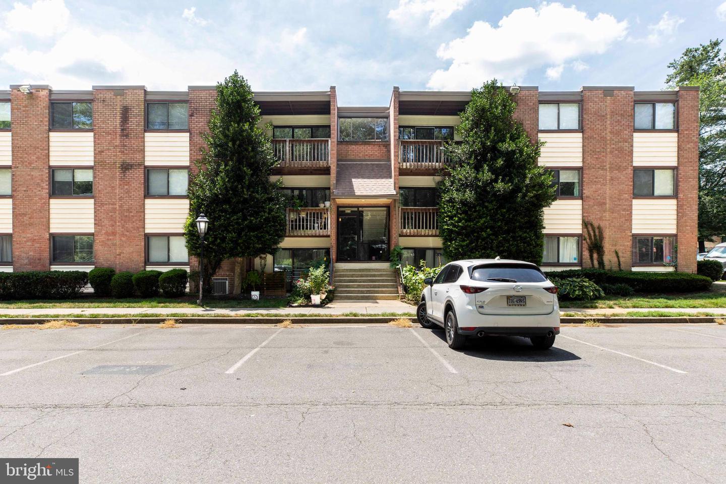 10725 WEST DR #301, FAIRFAX, Virginia 22030, 2 Bedrooms Bedrooms, ,1 BathroomBathrooms,Residential,For sale,10725 WEST DR #301,VAFC2006874 MLS # VAFC2006874
