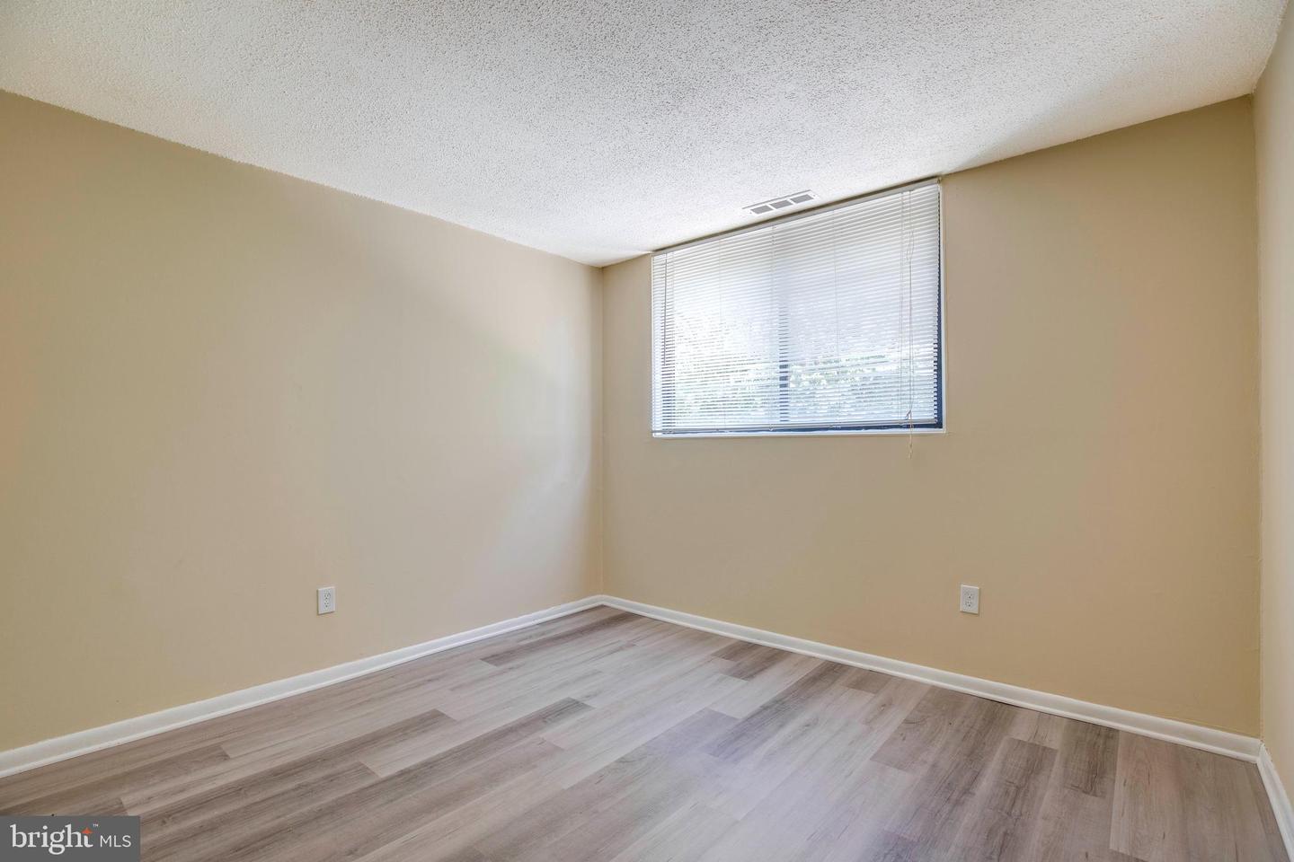 10725 WEST DR #301, FAIRFAX, Virginia 22030, 2 Bedrooms Bedrooms, ,1 BathroomBathrooms,Residential,For sale,10725 WEST DR #301,VAFC2006874 MLS # VAFC2006874