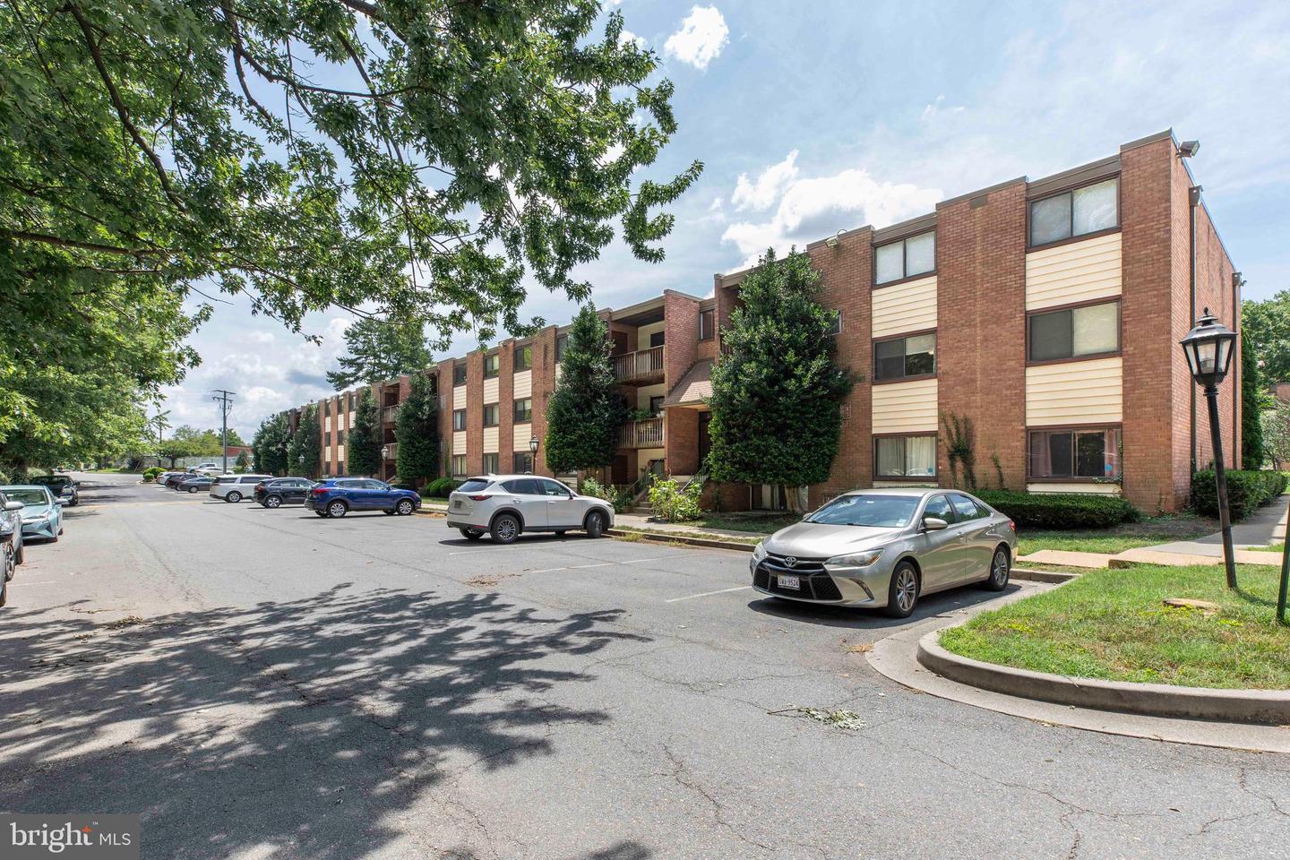 10725 WEST DR #301, FAIRFAX, Virginia 22030, 2 Bedrooms Bedrooms, ,1 BathroomBathrooms,Residential,For sale,10725 WEST DR #301,VAFC2006874 MLS # VAFC2006874