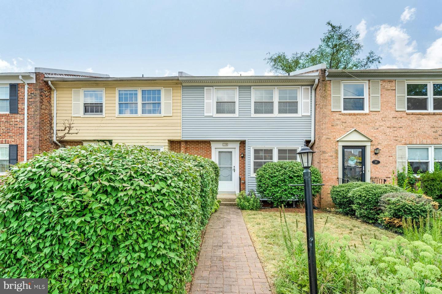119 DAVIS AVE SW, LEESBURG, Virginia 20175, 4 Bedrooms Bedrooms, ,3 BathroomsBathrooms,Residential,For sale,119 DAVIS AVE SW,VALO2104224 MLS # VALO2104224