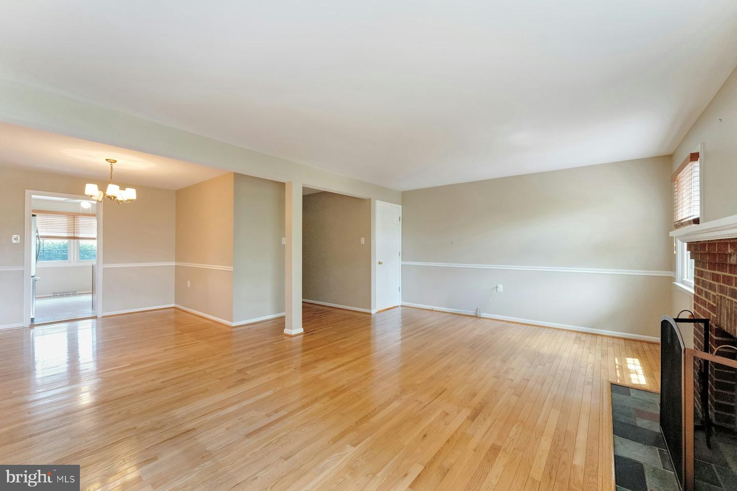 119 DAVIS AVE SW, LEESBURG, Virginia 20175, 4 Bedrooms Bedrooms, ,3 BathroomsBathrooms,Residential,For sale,119 DAVIS AVE SW,VALO2104224 MLS # VALO2104224